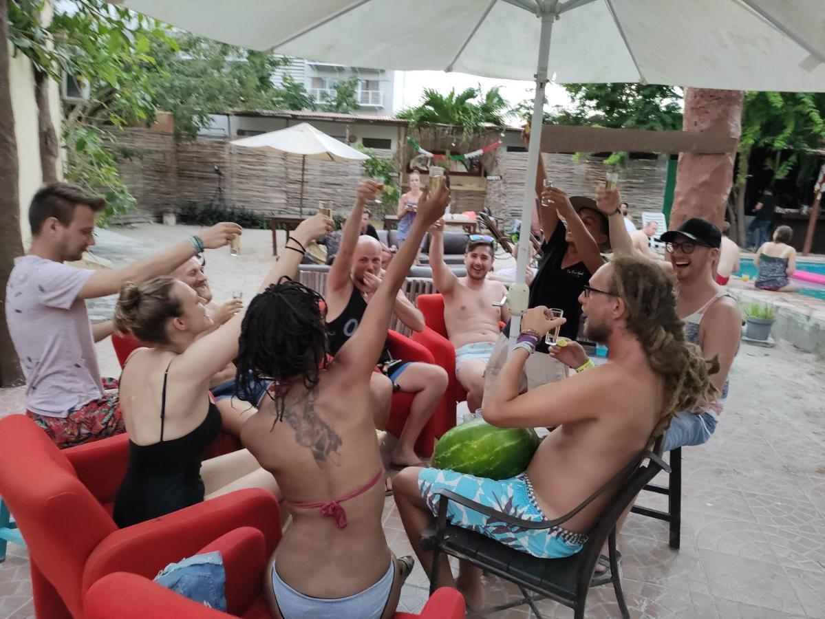 The All Inclusive Hostel - Food, Drinks And Transportation To The Beach And Cenotes Tulum Exterior foto